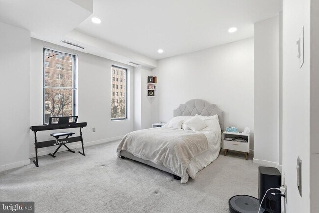 Building Photo - 955 26th St NW