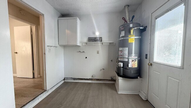 Building Photo - 148 Carmody St