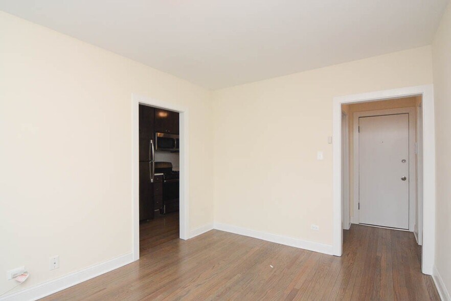 Building Photo - 2645 N Spaulding Ave
