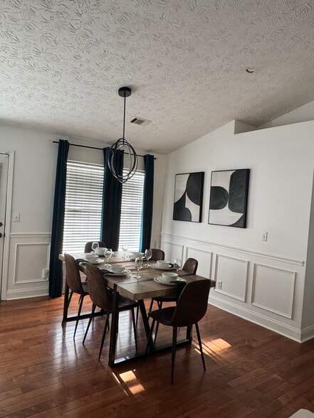 Building Photo - 601 Catrina Ct