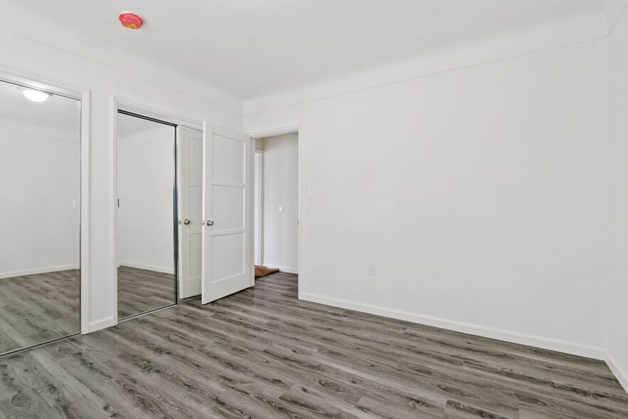 Building Photo - 2024-2026 Ocean Park Blvd