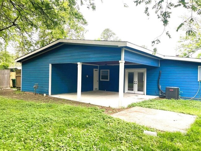 Building Photo - 24514 Sunny Glen Dr