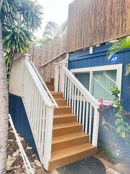 Building Photo - 293 Alaume St