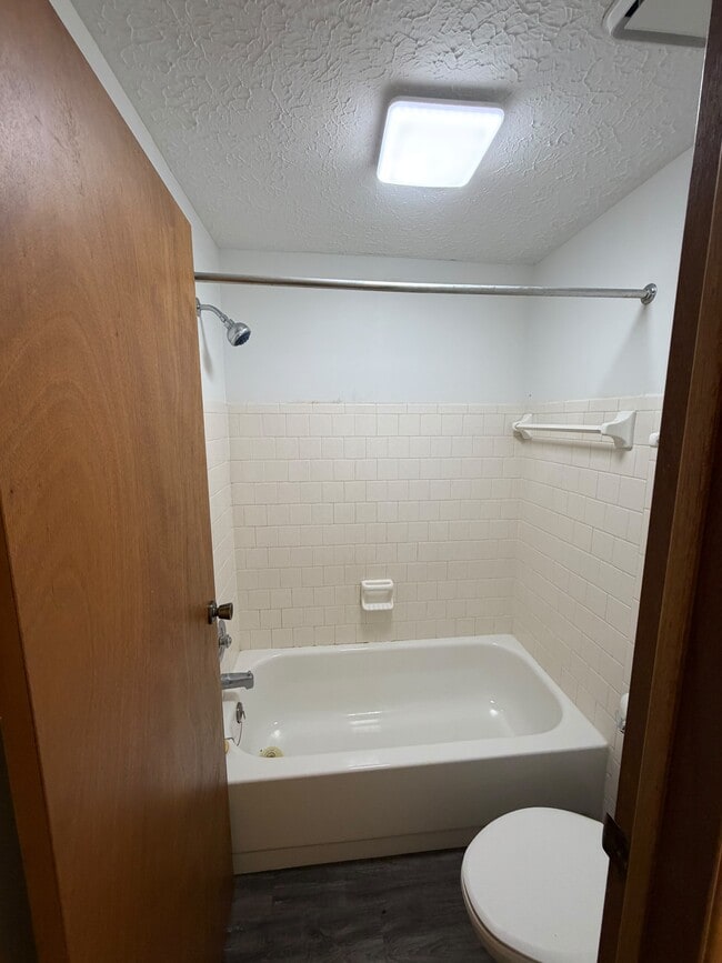 Building Photo - 1762 Queensbridge Dr