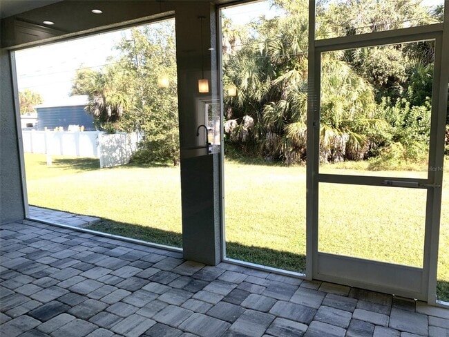 Building Photo - 7410 Ellis Ln