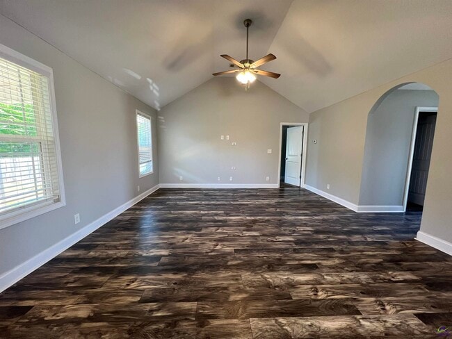 Building Photo - 114 Tahoe Ln