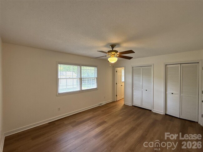 Building Photo - 1150 Cameo Ct