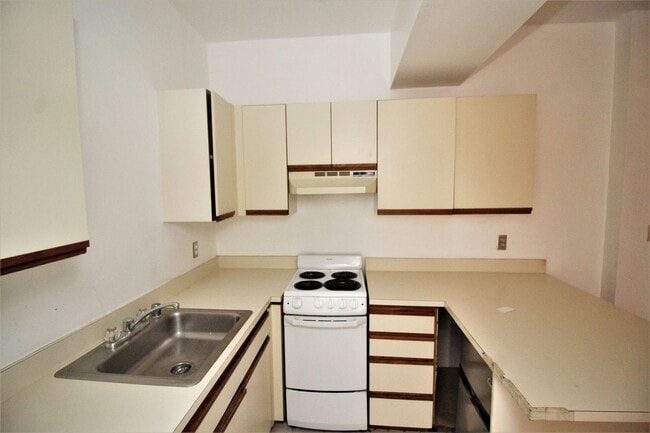 Building Photo - Cozy Mt Vernon Efficiency Studio w/ W/D in...