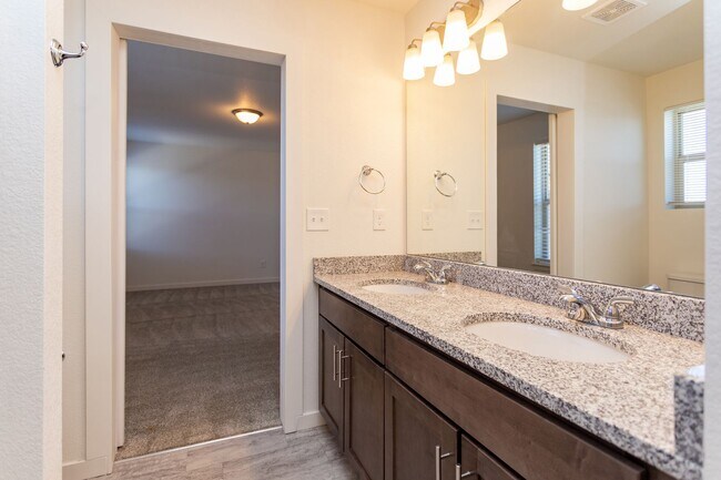 Building Photo - Move-In Ready Home in Desirable Banning Lewis Ranch!!