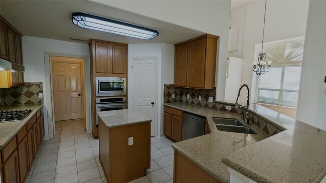 Building Photo - 16522 Pinon Vista Dr