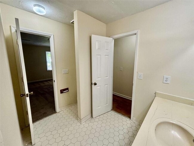 Building Photo - 1579 Harbins Rd NW