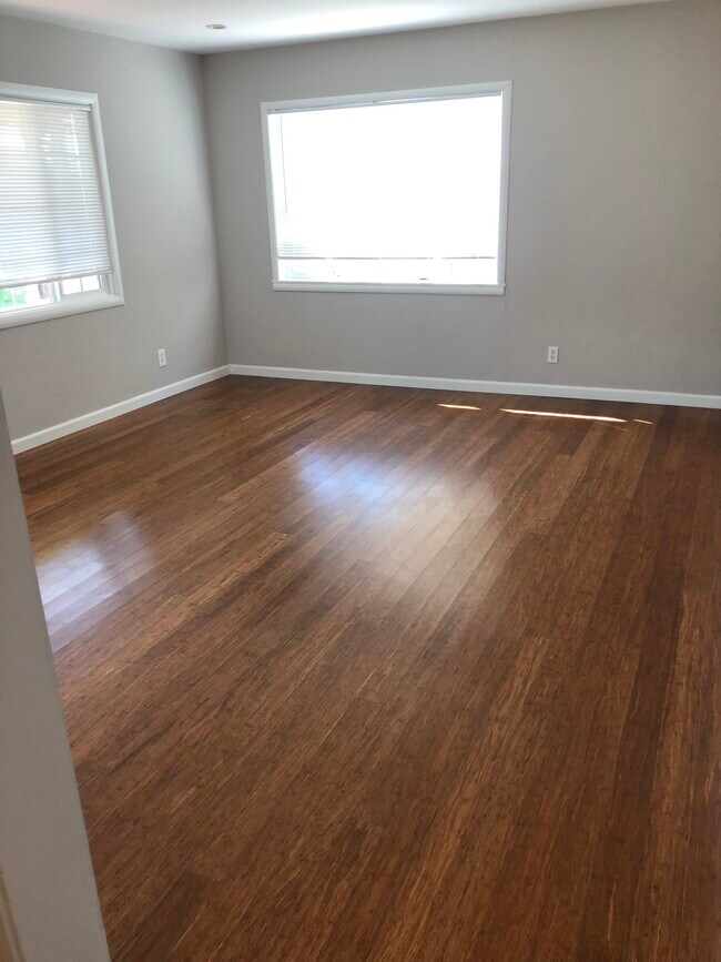 Building Photo - 401 15th Ave