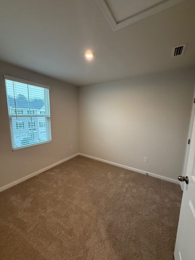 Building Photo - New Construction Townhome for Lease in Kan...
