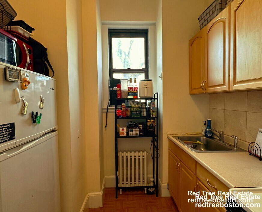 Building Photo - 583 Beacon St