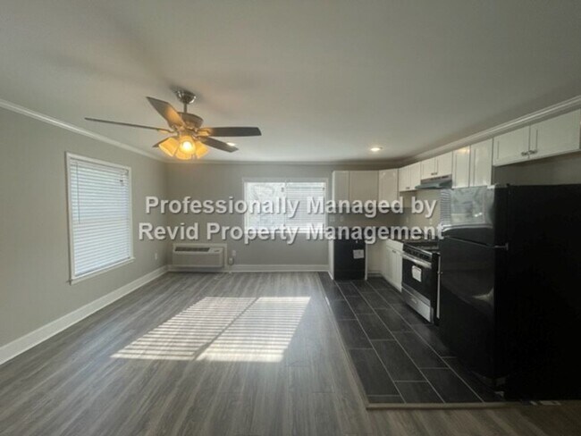 Building Photo - 3523 Barwood Cir