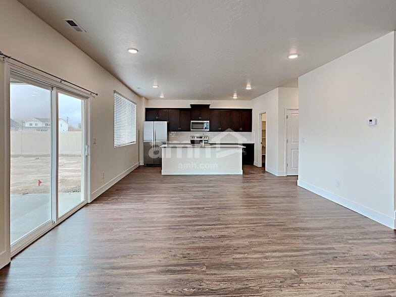 Building Photo - 9463 W Dove Creek St