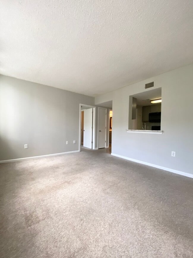 Building Photo - wh212