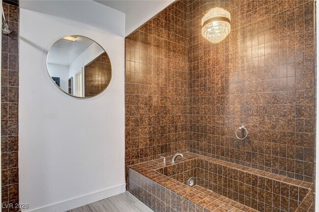 Building Photo - 945 Vegas Valley Dr