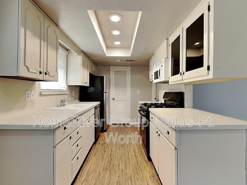 Building Photo - 4628 Danville Dr