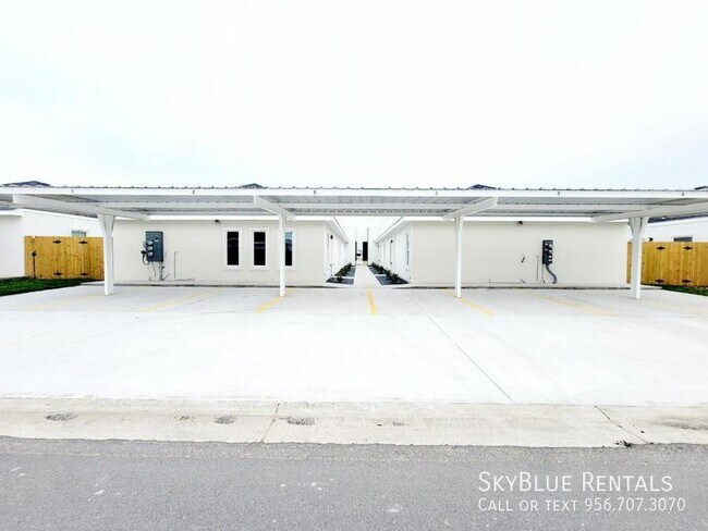 Building Photo - 3409 Fuerte Ave