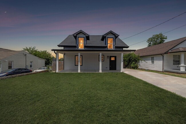 Building Photo - Beautifully Remodeled Home Just Minutes From Downtown Nashville
