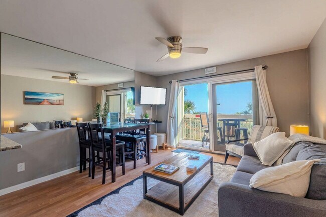 Building Photo - 4 N Forest Beach Dr