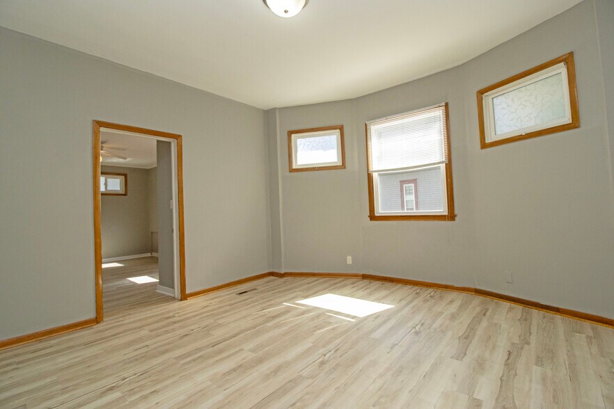 Building Photo - 1747 Marshall Ave