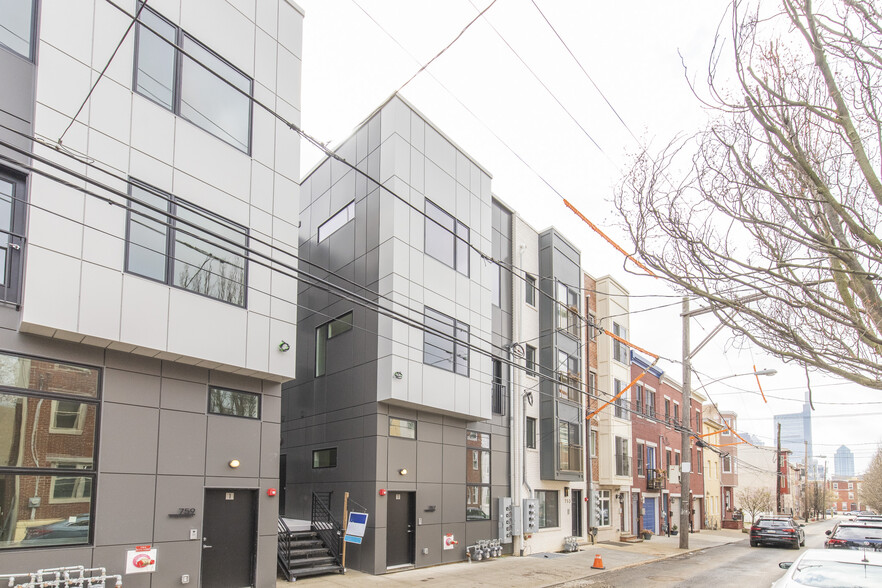 Building Photo - 757 N Uber St
