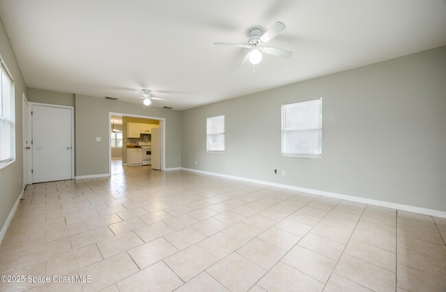 Building Photo - 248 Laurel Oak St