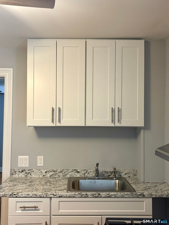 Building Photo - 45 Mead Ave