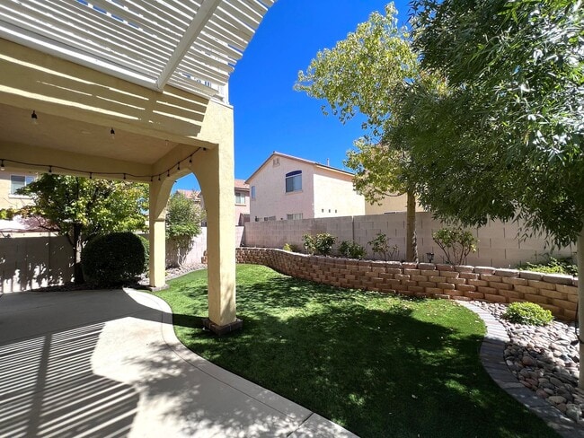 Building Photo - 7043 Somera Way