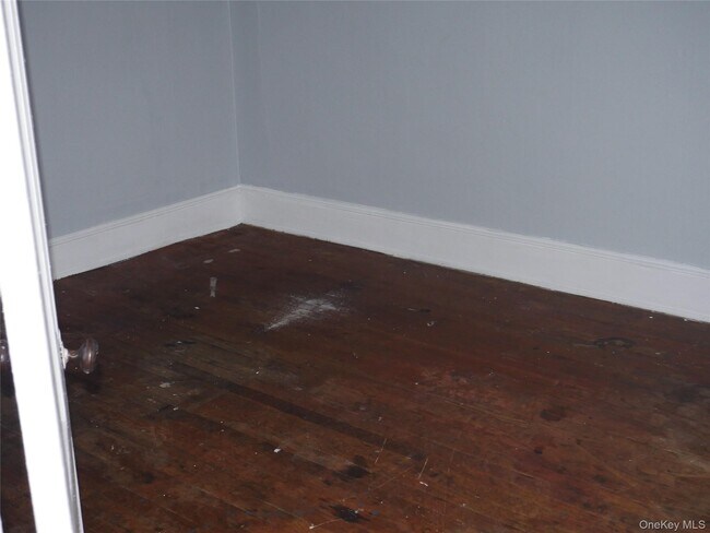 Building Photo - 19 Main St