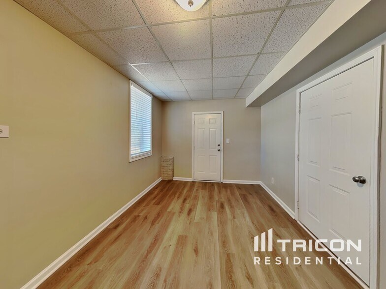 Building Photo - 260 Brook Hollow Dr