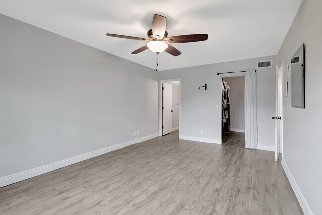 Building Photo - 3118 Florida Blvd