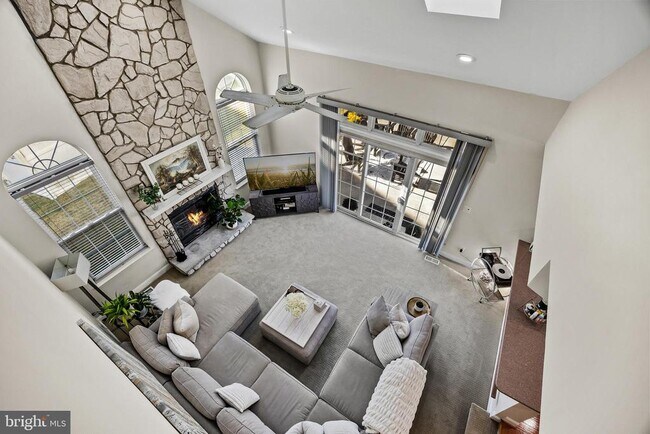 Building Photo - 7 Madison Ct