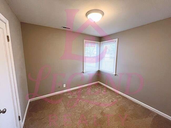 Building Photo - Move-In Ready 2-Bedroom Gem in Florissant