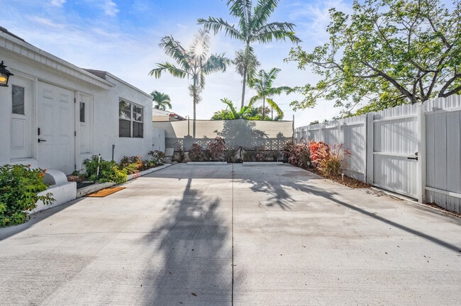 Building Photo - 11 NW 68th Terrace