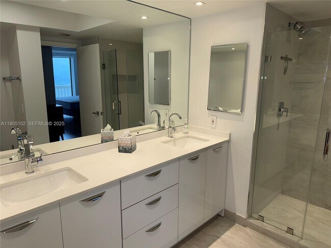 Building Photo - 1000 W Island Blvd