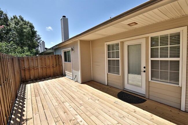 Building Photo - 3880 Williamsburg Cir