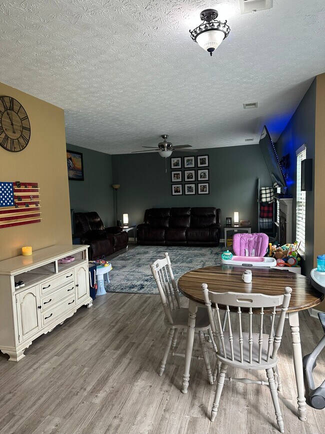 Building Photo - 26 Apache Trail