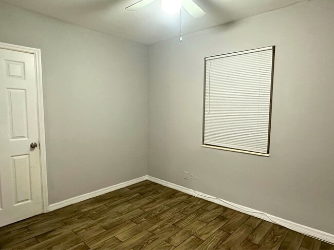 Building Photo - 432 NW 15th Ave