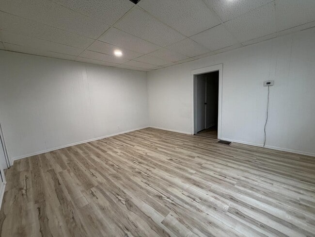 Building Photo - 2900 S 13th St