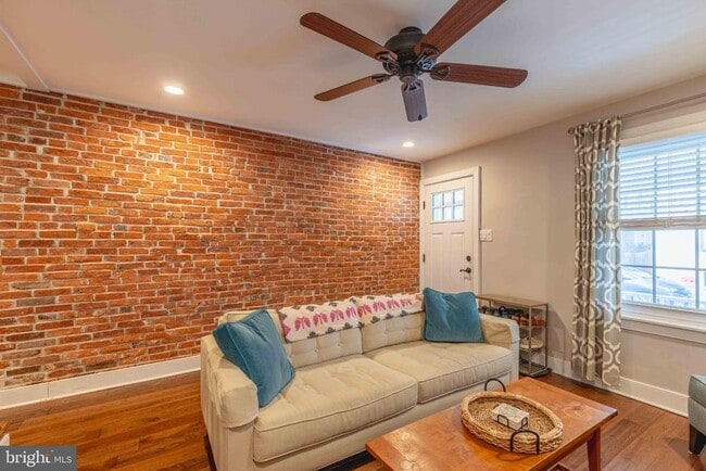 Building Photo - 216 W Lafayette St