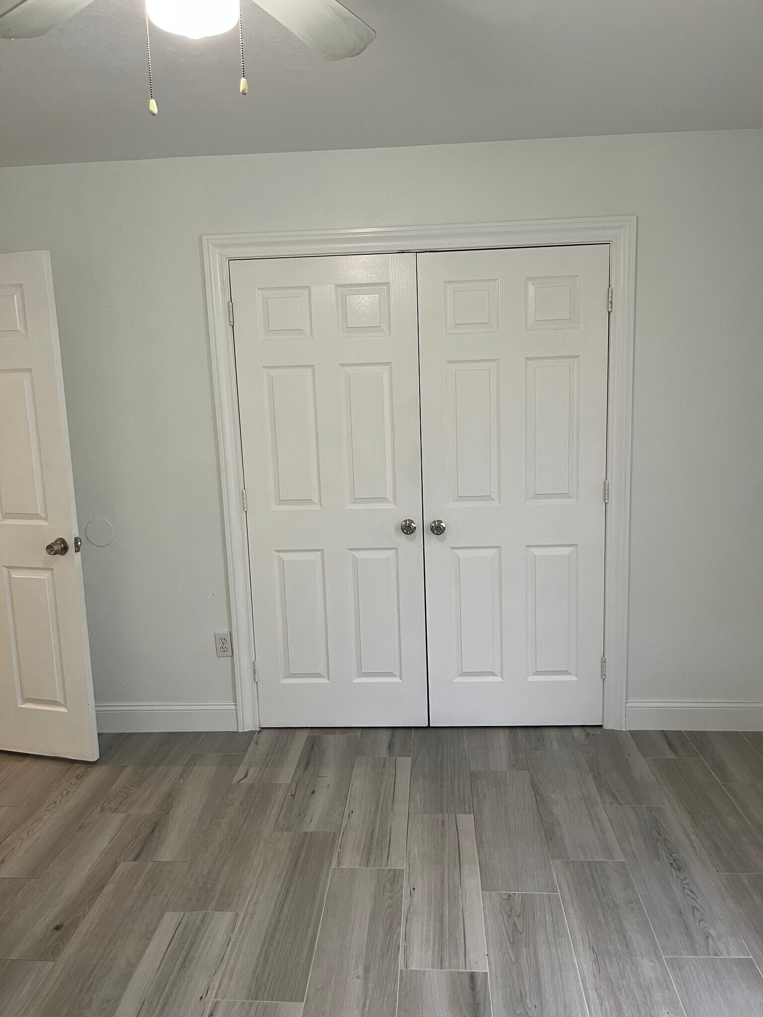 Building Photo - 4712 Golfview Blvd