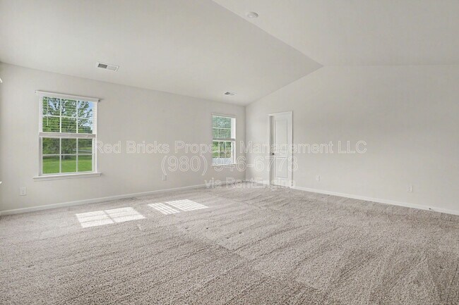 Building Photo - 11010 Austin Estates Dr