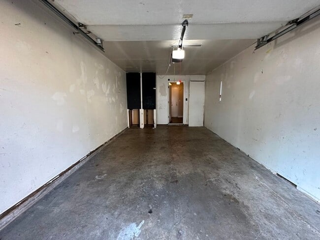 Building Photo - 18715 NW Shadow Ln