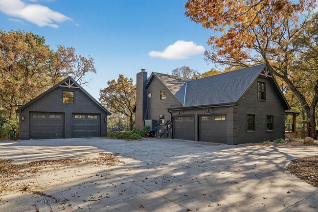 Building Photo - 15801 Andrie St NW