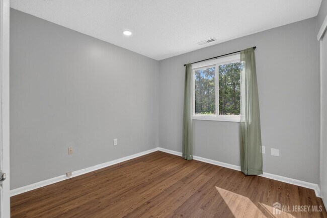 Building Photo - 5208 Ravens Crest Dr