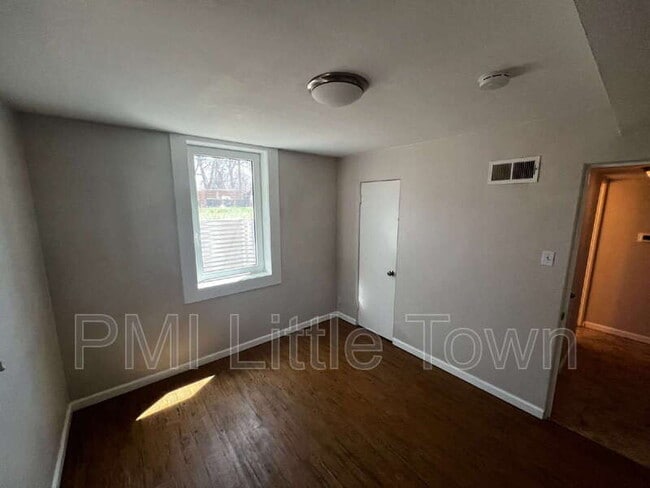 Building Photo - 3620 Hudson St