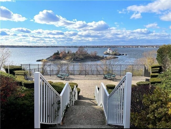 Building Photo - 41 Bullocks Point Ave